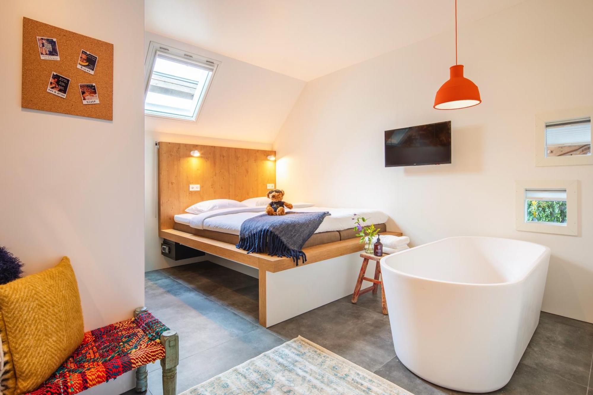 Bunk Hostel Amsterdam Exterior photo