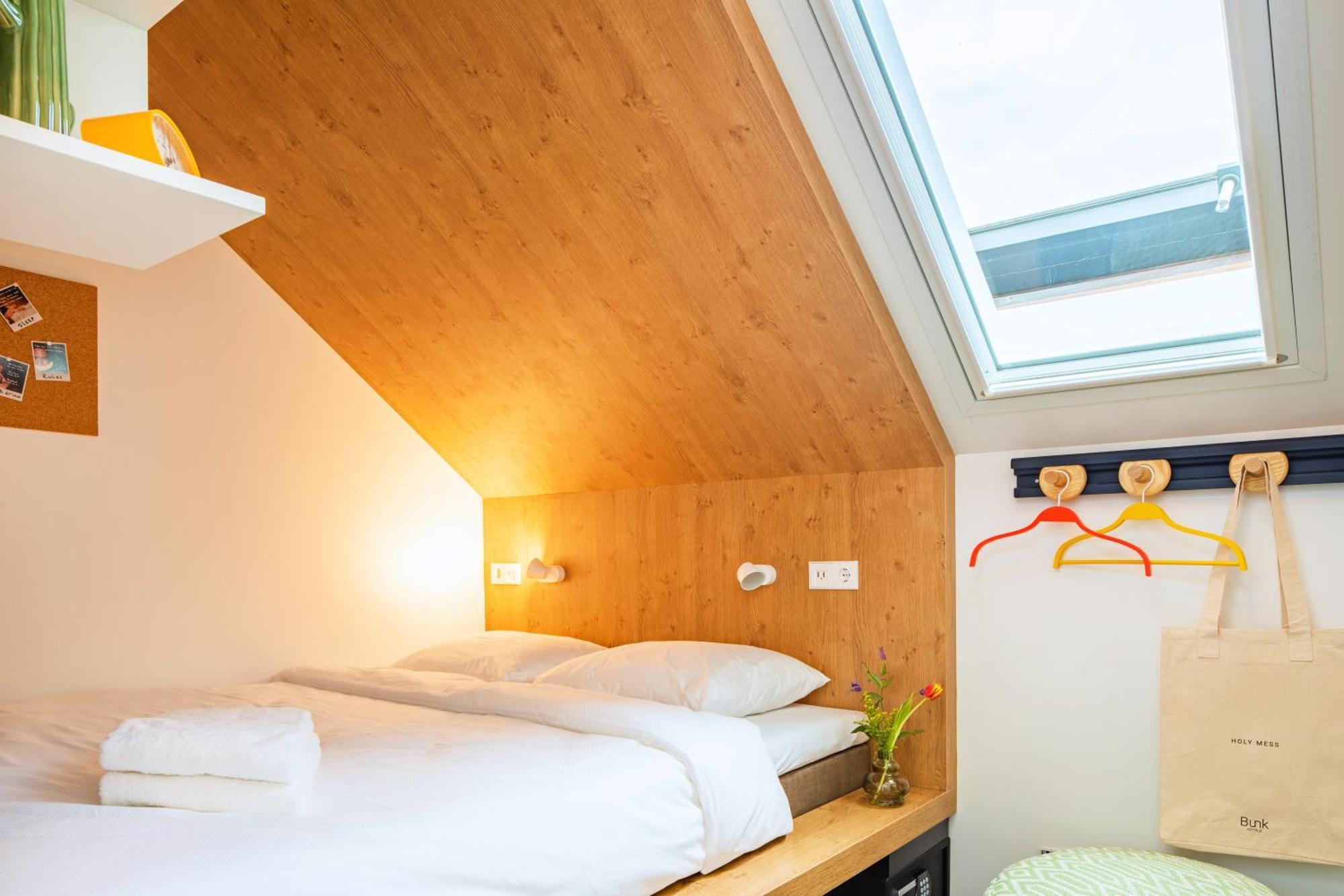 Bunk Hostel Amsterdam Exterior photo